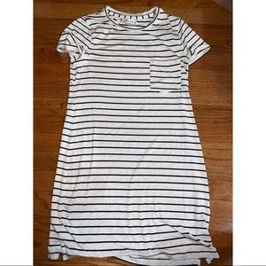 NEVER WORN Abercrombie Black&White Striped Pocket Tee Dress